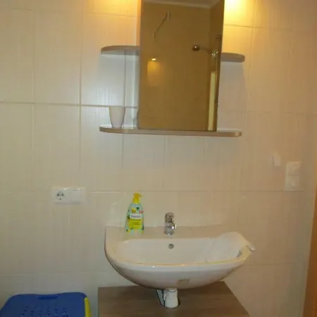 Alexandra Apartment